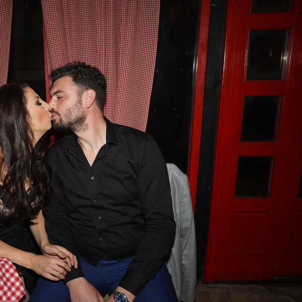 "SAMO GLEDAJ": Muž srpske folkerke dobija ponudu u FILMU ZA ODRASLE? Ona šokirala odgovorom