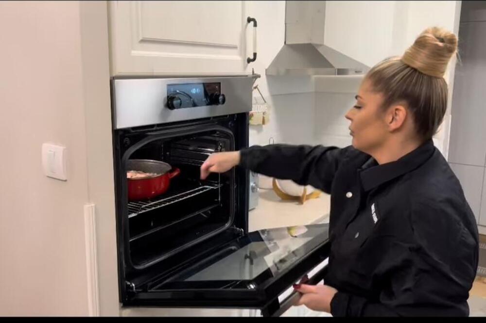 UVEČE PUNI KLUBOVE, UJUTRU SAVIJA PITU: Srpska pevačica je SAN SVAKOG BALKANCA, zavirite joj u RERNU