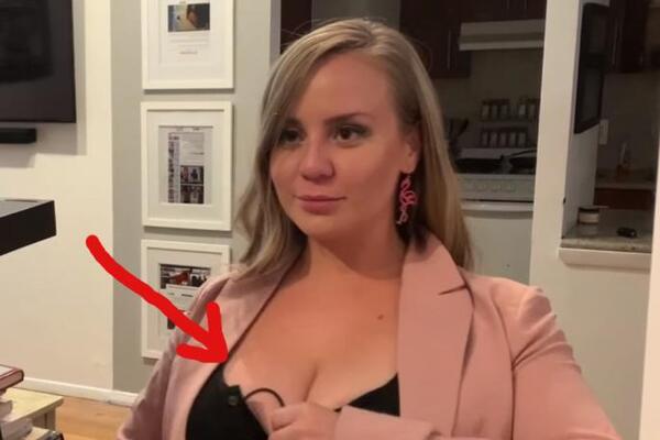VRLO PRSATA PLAVUŠA STAVILA JE KAMERU MEĐU GRUDI: Kad je pogledala snimak, samo što se nije srušila (VIDEO)