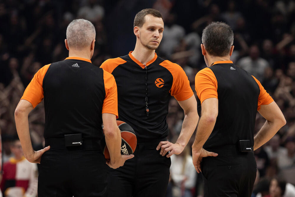 NAVIJAČI ZVEZDE NAPALI SUDIJE nakon poraza od Žalgirisa!