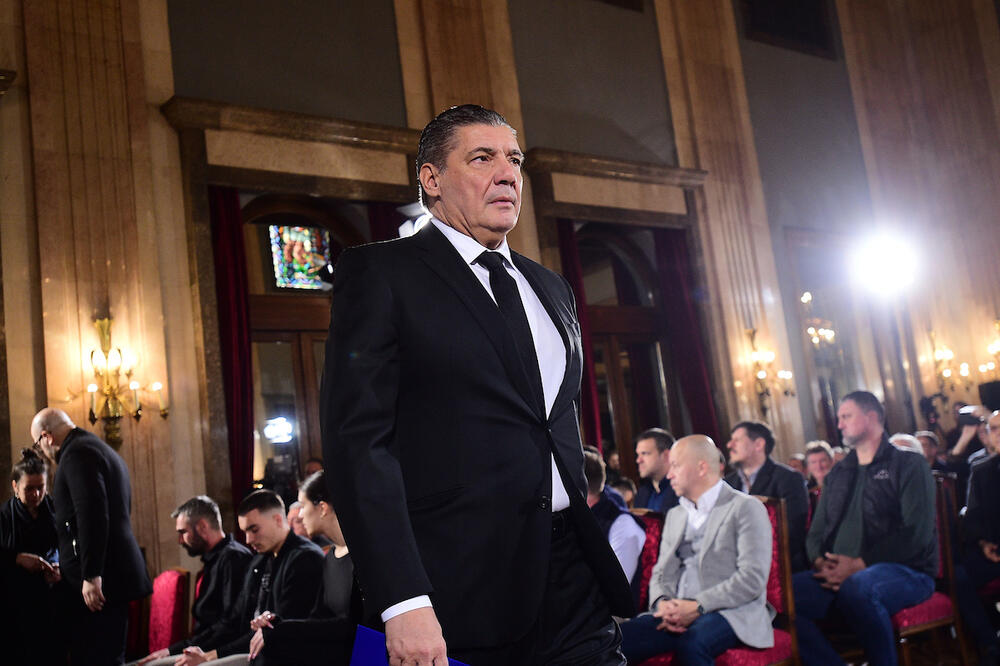 Miško Ražnatović objavio dva potpisa svojih igrača! (Foto)