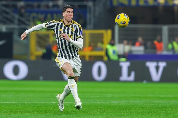 VLAHOVIĆEVE REČI ODJEKUJU EVROPOM: Duci JAVNO podržao SUSPENDOVANOG Pogbu! (FOTO)