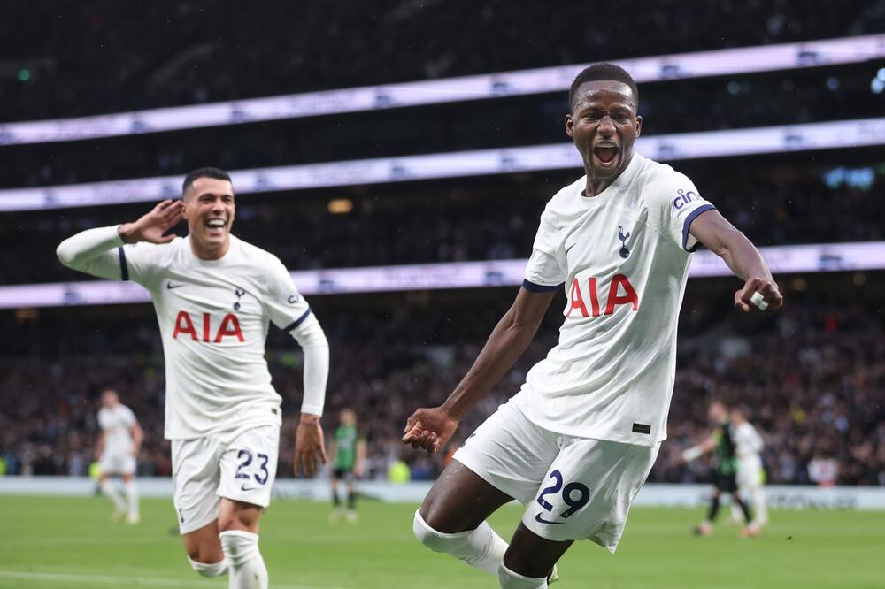 PREMIJER LIGA: Čudesan preokret Totenhema, Liverpul ponovo na vrhu!