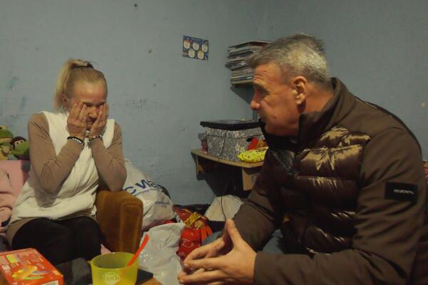 NEĆU VIŠE SPAVATI NA PODU: Suze SAMOHRANE majke četvoro dece ne ostavljaju NIKOGA IMUNIM, konačno imaju DOM (FOTO)