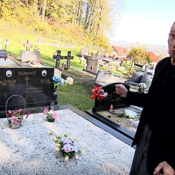 Marko otvorio očev grob da sahrani majku, pa zanemeo od šoka! Nije znao šta ga je snašlo, jedva došao sebi!