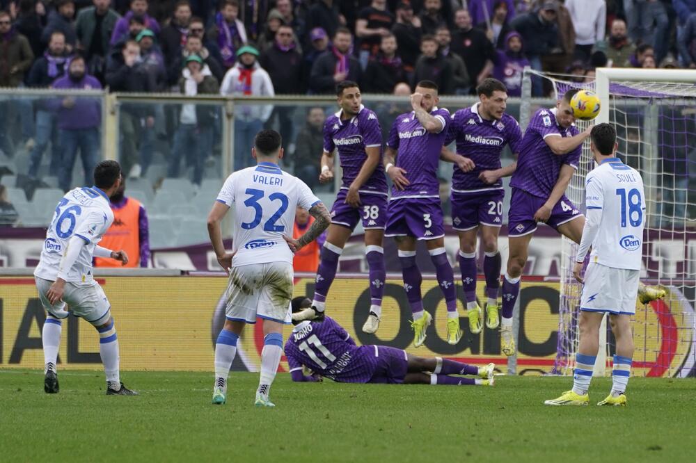 FIORENTINA KONAČNO POBEDILA! Petarda protiv Frozinonea, Milenković odigrao ceo meč
