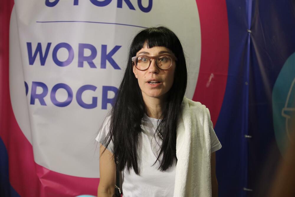 UVREDLJIVO ZA LJUDE KOJI RADE 8 SATI: "ZAŠTO BIH ZA JEDNU OBJAVU UZELA 5.000 EVRA?", Konstrakta ZAKUCALA u METU