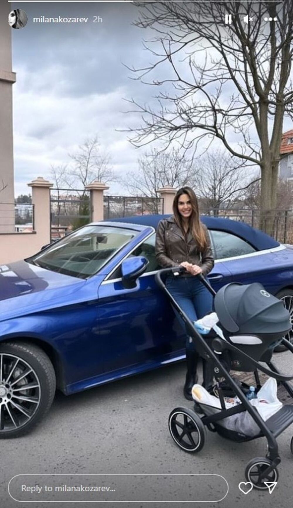 Automobil koji je dobila na poklon od svog partnera