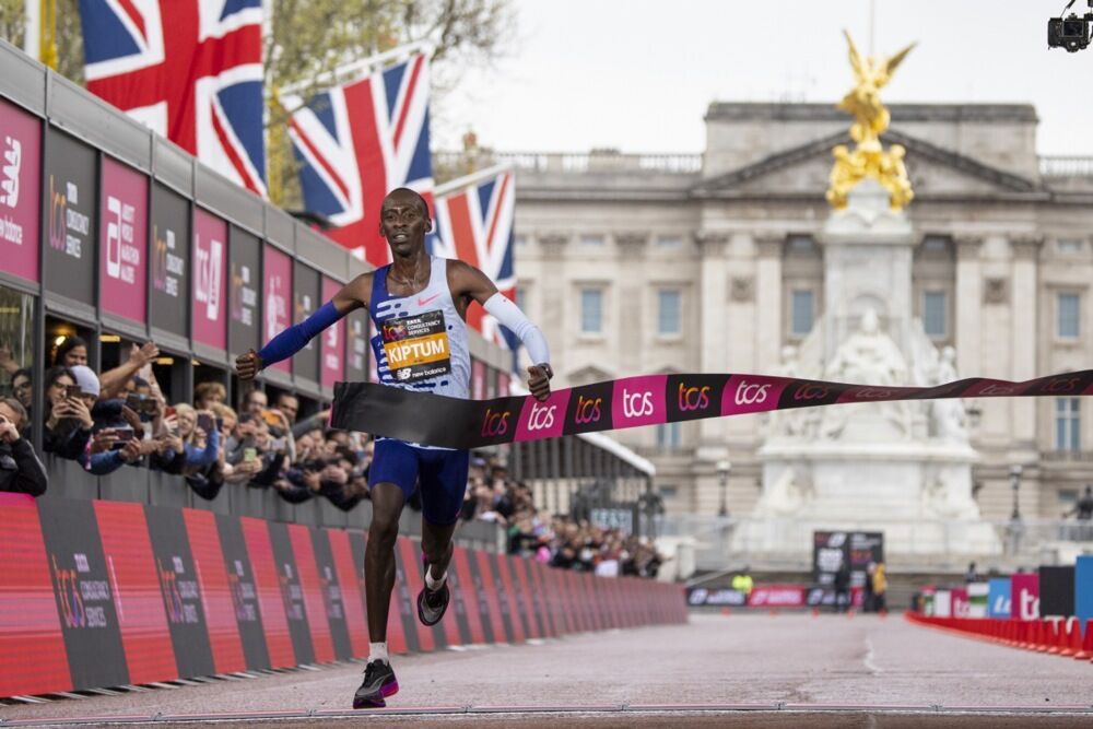 Kelvin Kiptum na maratonu u Londonu 2023. godine