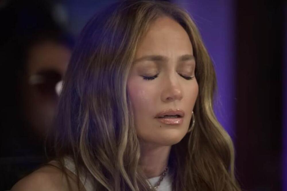 Da li ovo sluti na pominjernje ili na to da ne može da ga preboli? Narod bruji i danas o ovoj ženi, priče ne staju