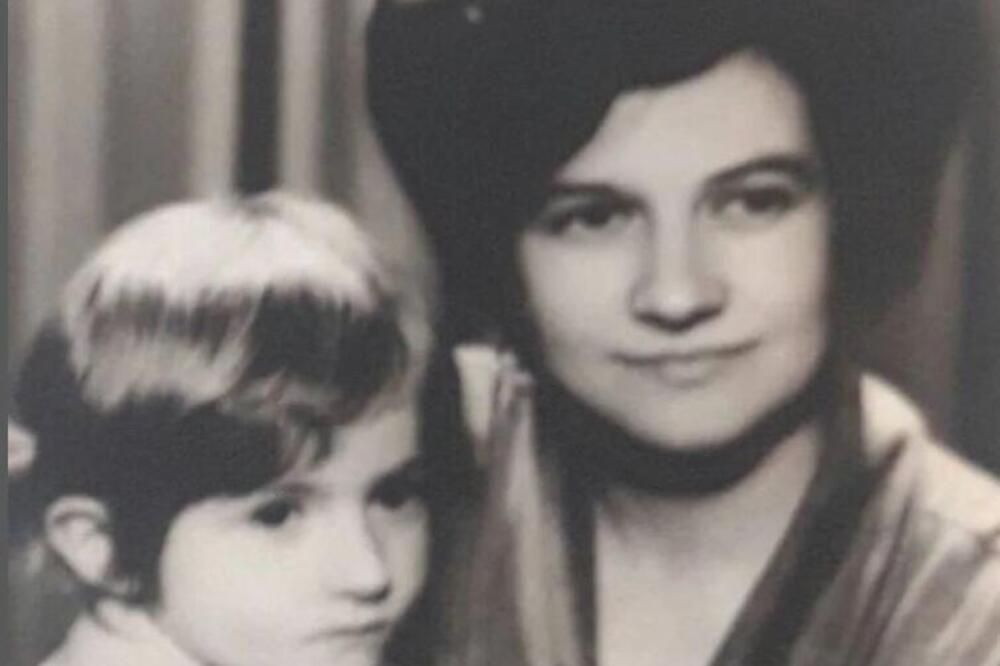 OVA FOTKA JE DOKAZ DA JE LEPOTU NASLEDILA OD MAJKE: Danas CELA SRBIJA zna ovu ženu, prava je ZVEZDA