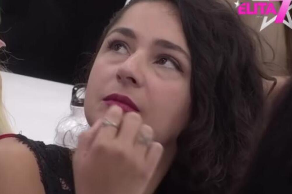 KRSTILA SE U BEOGRADU ZA SPASOVDAN Pevačica promenila veru: Bila je MUSLIMANKA, a otac sad NEĆE NI DA ČUJE ZA NJU!