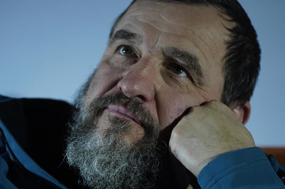 Ljudi ostanu bez reči kad vide u kakvoj lepoti živi Jezdić: Seoski raj kakav bi svako poželeo, a ovo kažu komšije