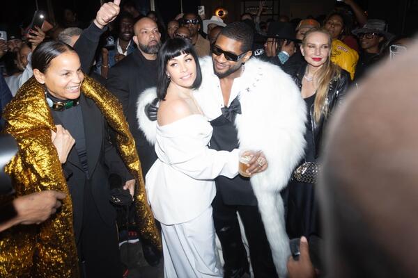 AŠER STAO NA LUDI KAMEN, ŽENA MU JE PRAVA MAČKETINA: Njihov stajling je svima ZAPAO ZA OKO, PRAVI CAREVI