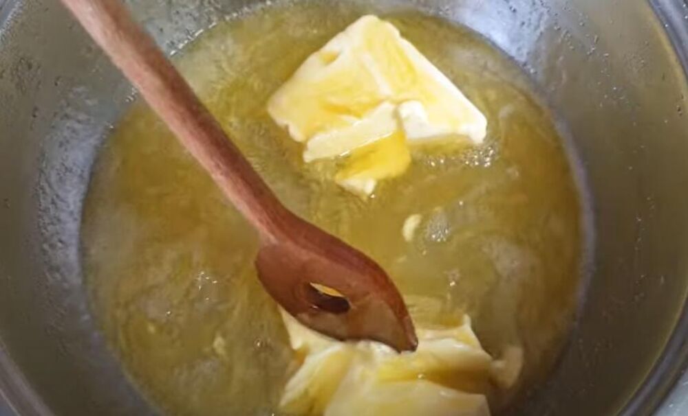 Topljenje margarina u činiji