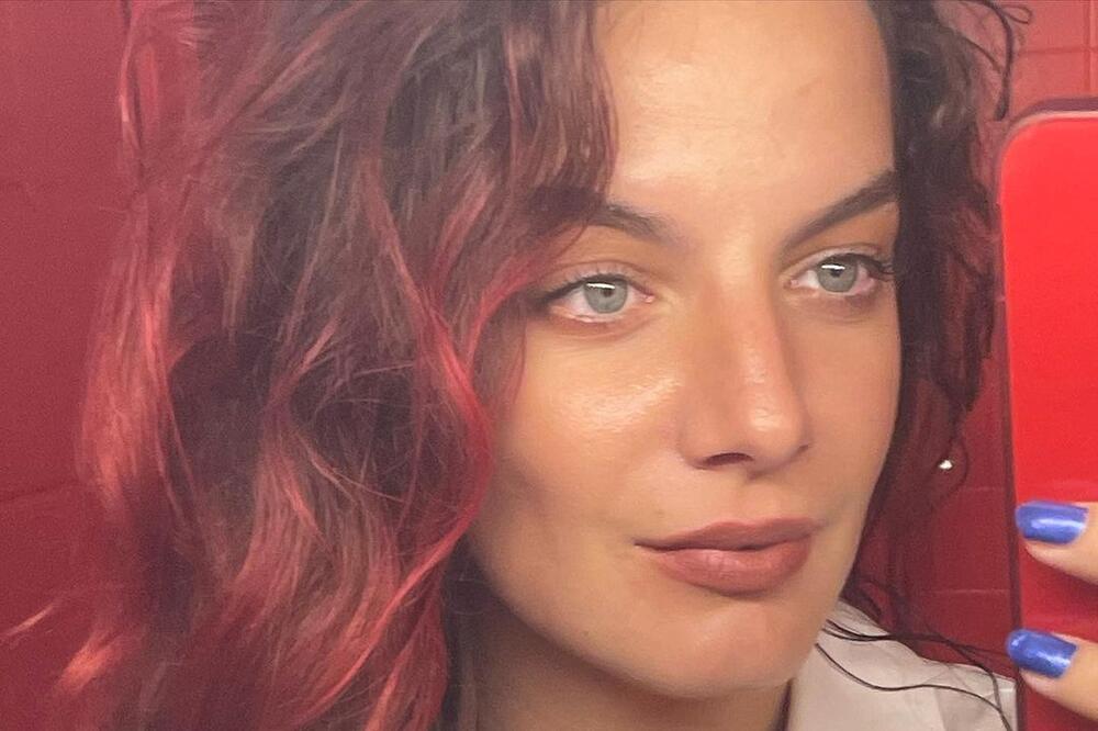 CELA SRBIJA SE PITA KO JE OVA ŽENA? Dečko joj je ZGODNI ITALIJAN, a ovo je ISTINA o njenom IMENU I OBRAZOVANJU