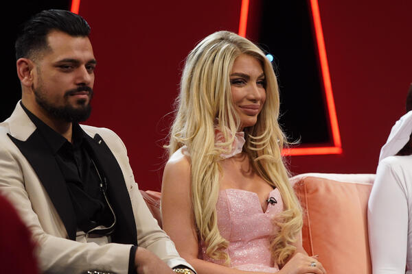 Poznat datum razvoda dva voditelja Pinka! Izlanuo se u lajvu, milioni u šoku