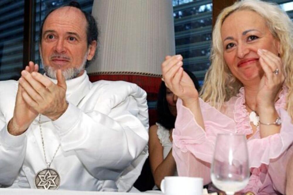 TVRDIO DA SU GA OTELI VANZEMALJCI, IMAO GOLE ROBOVE I PLAN ZA KLONIRANJE LJUDI: Priča o NLO KULTU će vas NAJEŽITI