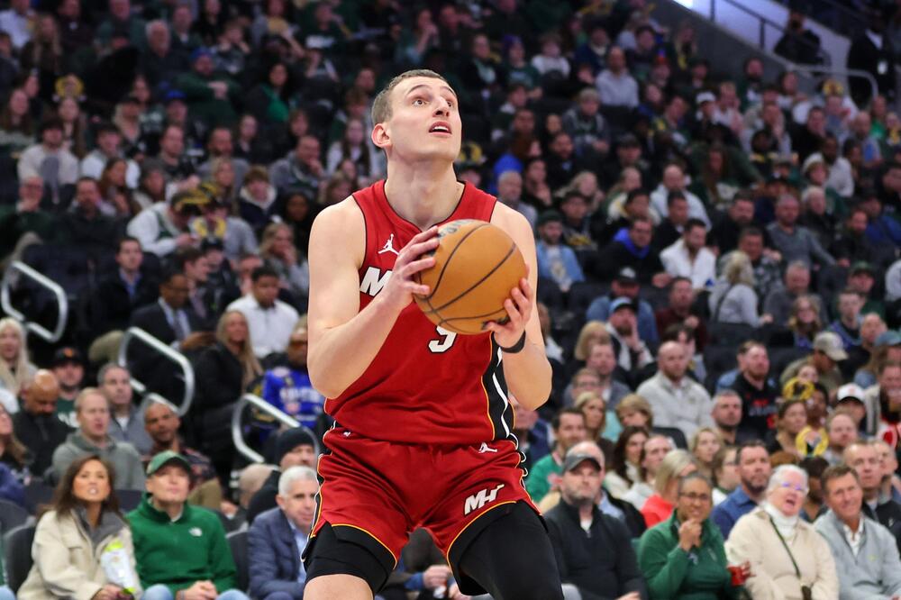 JOVIĆEV SKROMNIJI UČINAK, REKORD KARIJERE SINA BIVŠEG IGRAČA ZVEZDE: Porazi Marjanovića i Rajakovića (VIDEO)