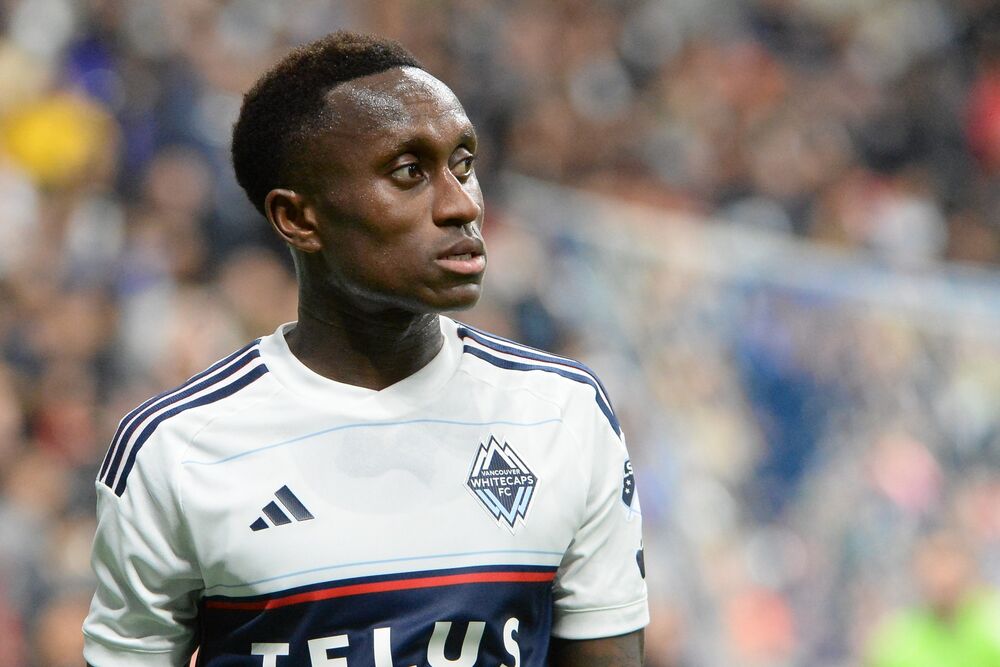 Riči Larija u dresu Vankuvera