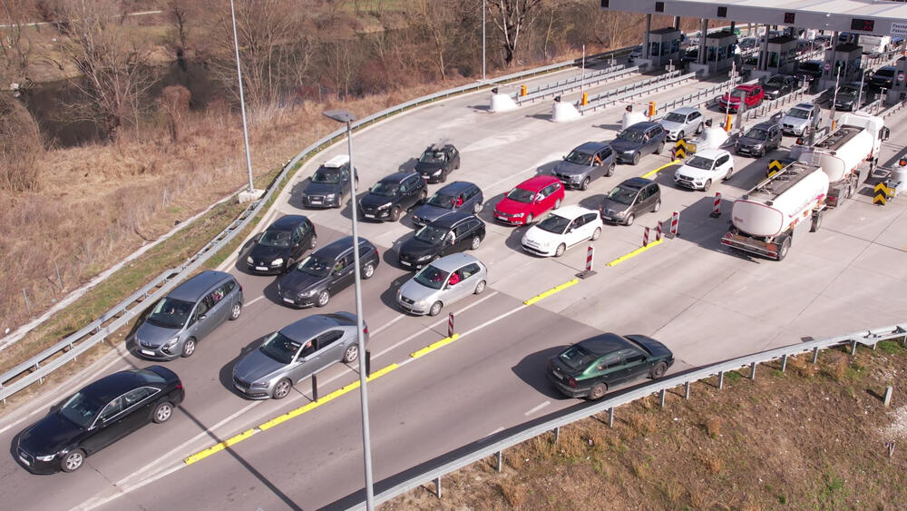 Ako ste krenuli za Beograd, pripremite se za čekanje! Na ovoj deonici vlada totalni KOLAPS, vozila STOJE ili MILE