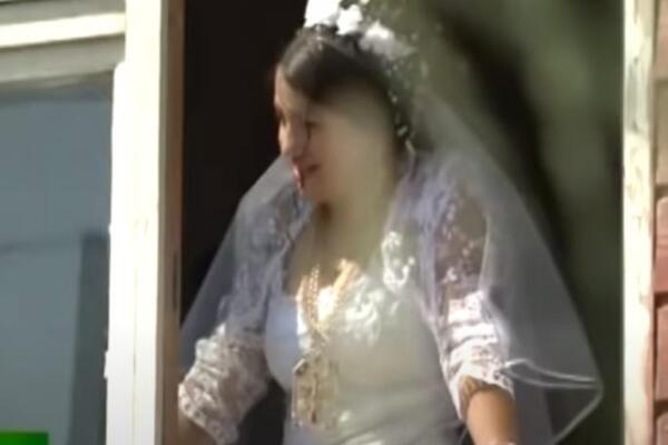 JASMINA PLJUJE PO SVEKRVI ZBOG POTEZA NA DAN VENČANJA: Ovim joj je život pretvorila u NOĆNU MORU, pobesnela je