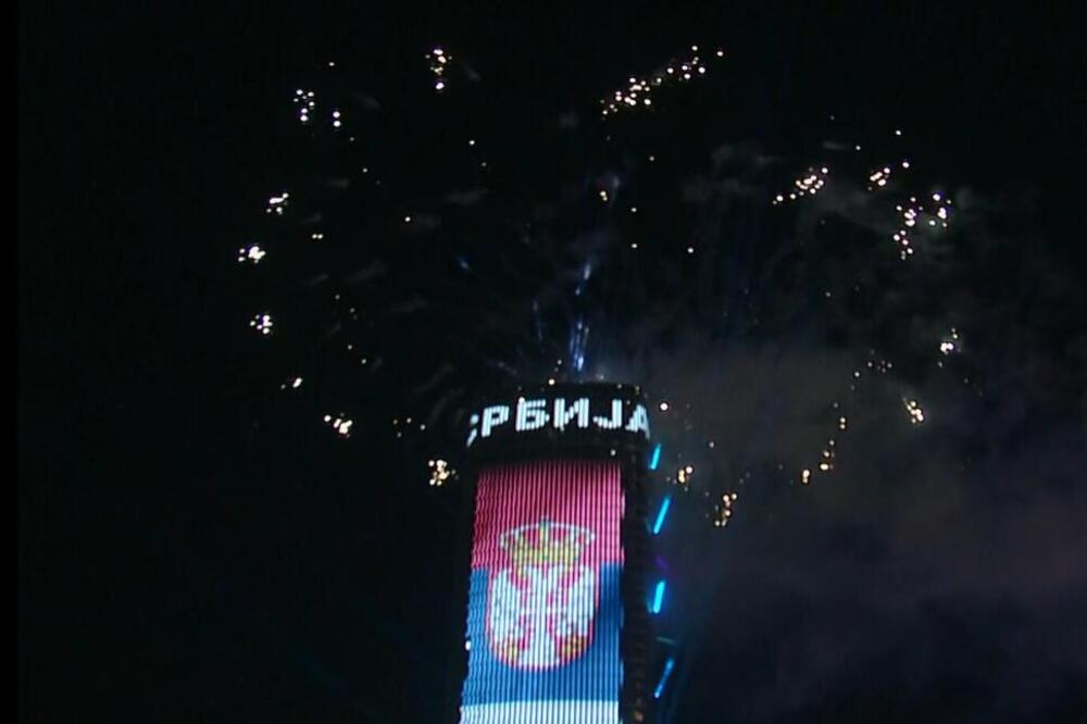 EMIRATI ZASIJALI SRPSKIM BOJAMA: Na NAJVIŠOJ zgradi na svetu stajala je NAŠA ZASTAVA (FOTO)