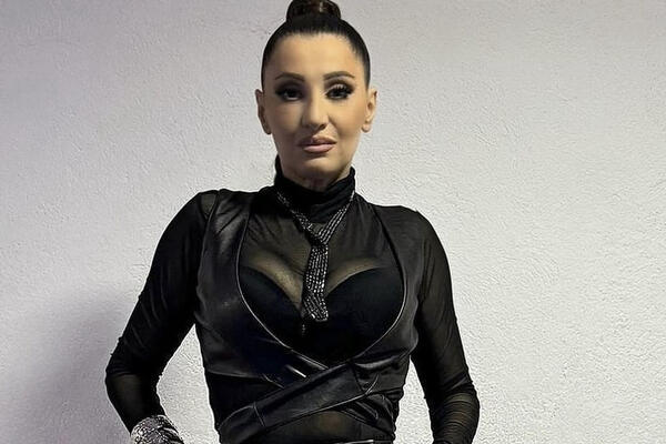 MIRKA, JESI LI OVO STVARNO TI? Utegla se u KOŽU, a providna bluza POKAZALA JAKE GRUDI, NIKAD NIJE BILA OVAKVA