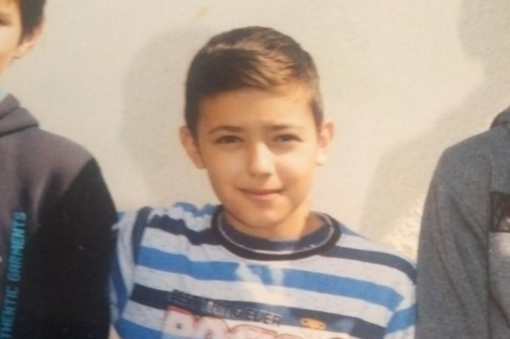 BICIKLOM KRENUO KOD DRUGARA U KAČAREVO, OD TADA MU SE GUBI TRAG: Nestao Đorđe iz Uba, majka dečka MOLI ZA POMOĆ