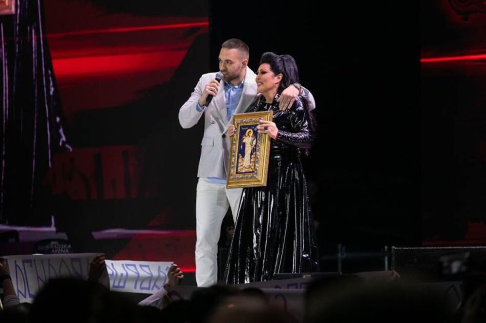 Dargana Mirković dobila poseban poklon od organizacije 'Srbi za Srbe'