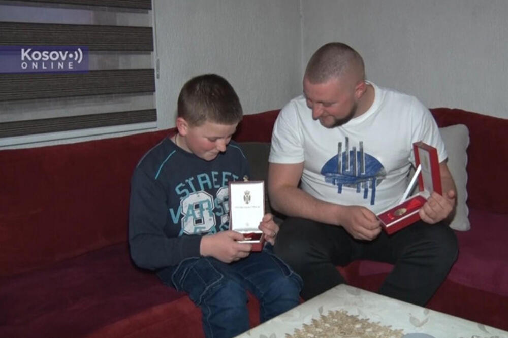 "ČAST I ZADOVOLJSTO MI JE ŠTO SAM...": Miloš i Stefan Stojanović o ZLATNOJ MEDALJI za hrabrost