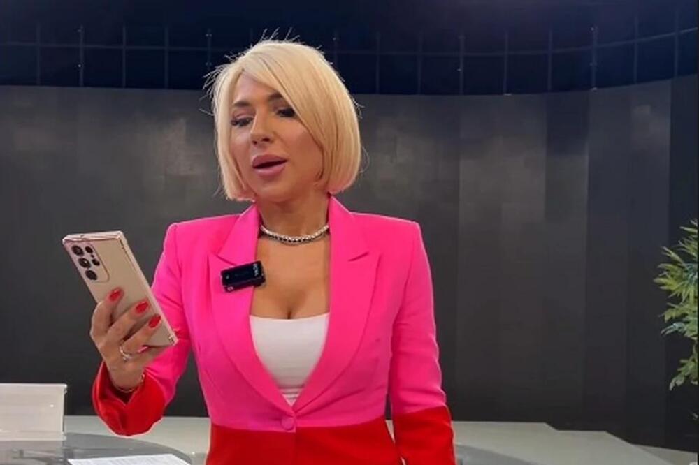 ŽELJKO MITROVIĆ SVOJU KESU DREŠI, VODITELJKA SE OD SREĆE SMEŠI: Jovana Jeremić pročitala NAGLAS ono što NIKO NE BI