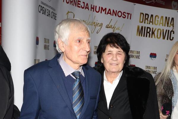 OVO ĆE BITI POSEBNO EMOTIVNO VEČE ZA NAŠU DIVU: Na Gagin koncert STIGLI I NJENI RODITELJI, ponosni na svoju ĆERKU