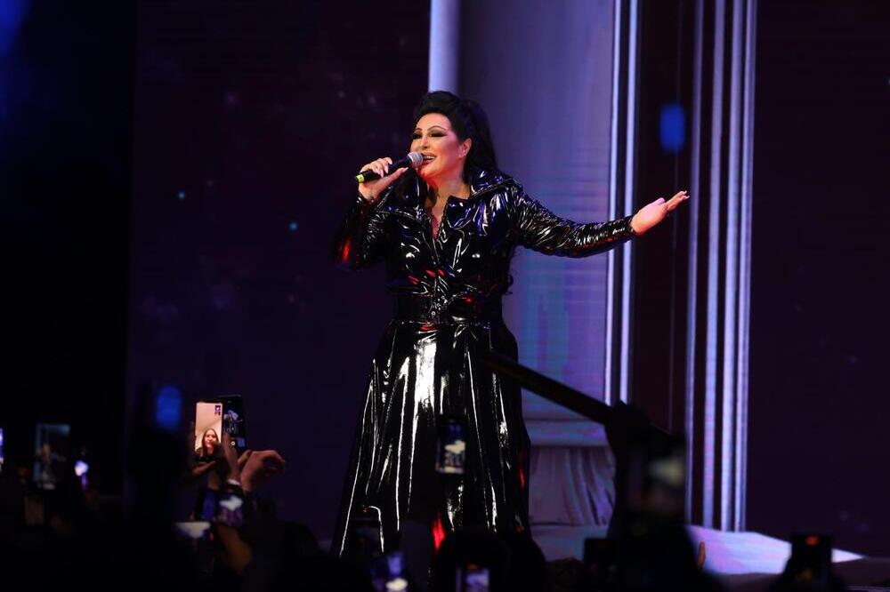 NAŠA NAJVEĆA ZVEZDA POČELA DRUGI KONCERT U ARENI: Tu su TAJNI GOSTI, ali i NAJSKUPLJI AUTFITI