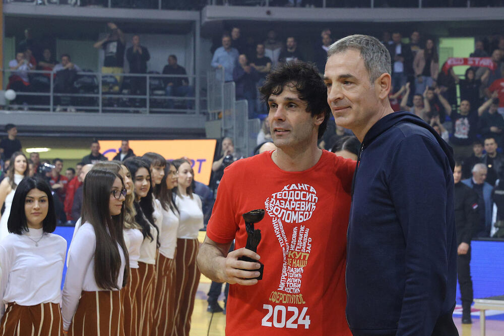 TEODOSIĆ JE IMAO ŠTA DA PORUČI KOŠARKAŠIMA PARTIZANA! Mitrović kaže: Nema slavlja! (VIDEO)