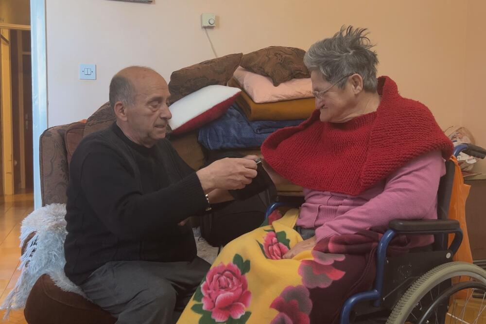 GODINAMA JE SAM NOSI NA RUKAMA: Potresna ljubavna priča o MIODRAGU I SLAVICI rastopiće i najtvrđa srca (FOTO)