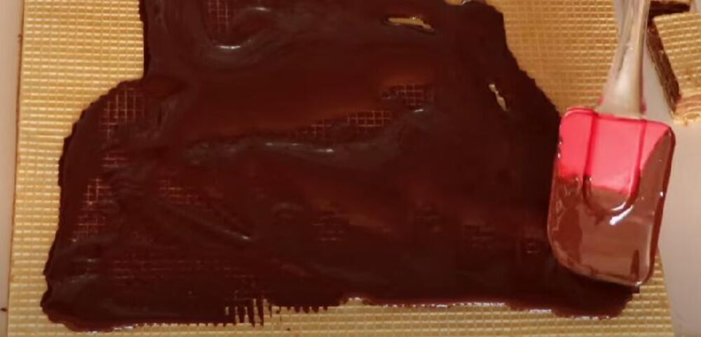 Istopljena čokolada preko oblandi sa plazmom i pomorandžom