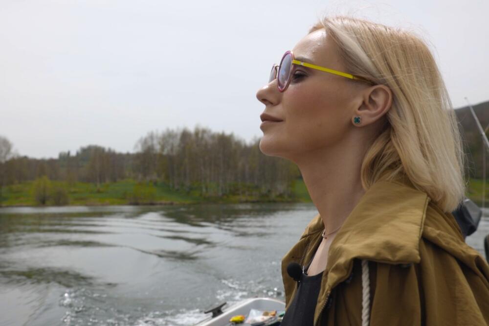 U OVAKVOM IZDANJU VODITELJKU RTS-A NISMO VIĐALI: Marija Veljković OBUKLA RADNIČKO ODELO, a RAZLOG će vas ODUŠEVITI