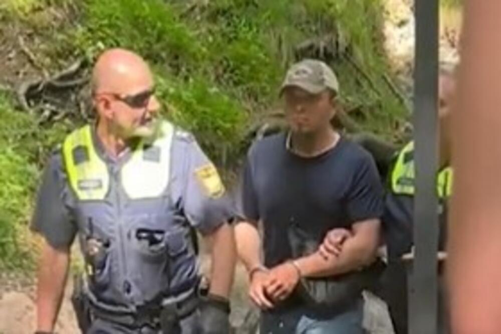 SREO TURISTKINJE, PA IH NAMAMIO NA STRANU: Potom je jednu silovao i UBIO, a ovako se danas IZJASNIO NA SUDU (VIDEO)