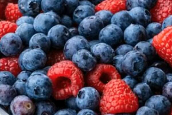 TRI NAMIRNICE KOJE BI U ČETRDESETIM GODINAMA SVI TREBALO DA JEDU: Srbi ovo NE POŠTUJU i zato narušavaju ZDRAVLJE