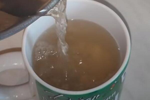 OVAJ SRPSKI ČAJ JE SINONIM ZA ZDRAVLJE POMAŽE I MUŠKARCIMA I ŽENAMA A DONELI GA TURCI: Pije se da bi OTERAO BOLESTI