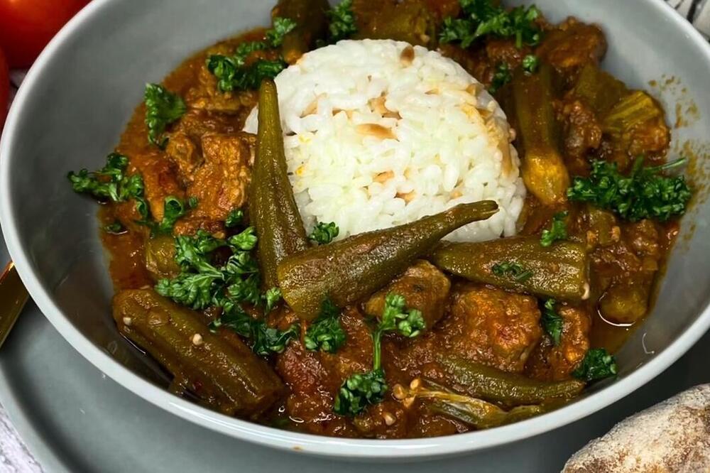 TRADICIONALNI RECEPT ZA BOSANSKU BAMIJU OD KOG VODA IDE NA USTA: Nećete moći da se ZAUSTAVITE na 1 PORCIJI (VIDEO)