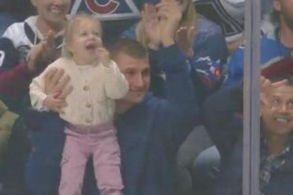 SNIMAK JOKIĆA SA ĆERKICOM OBIŠAO PLANETU: Ognjena oduševila ceo stadion, a tata je bio PREPONOSAN! (VIDEO)