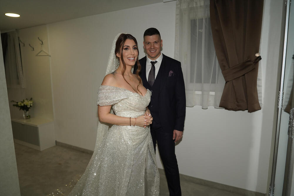 SLOBA SINU OSTAVIO KOVERTU KOJU SME DA OTVORI TEK 2041. GODINE: Svi se pitaju ŠTA JE UNUTRA