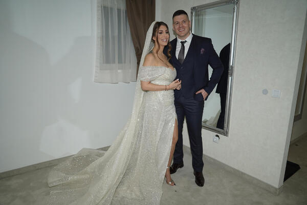 POZNATI STIGLI NA GALA VESELJE SLOBA RADANOVIĆA: Sve puca od ELEGANICE, a evo ko je među prvima DOŠAO