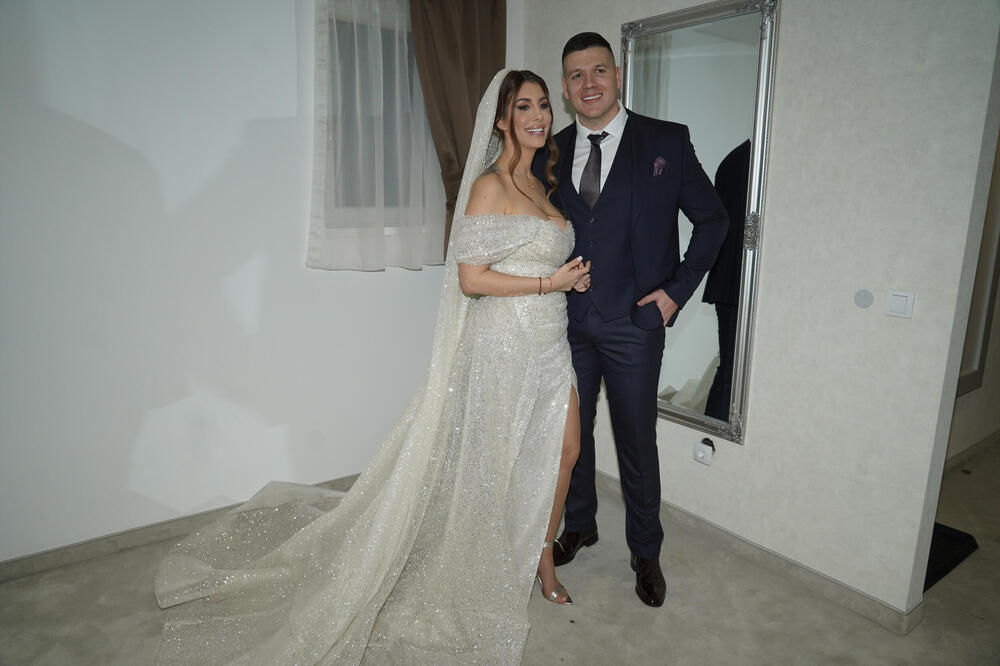 POZNATI STIGLI NA GALA VESELJE SLOBA RADANOVIĆA: Sve puca od ELEGANICE, a evo ko je među prvima DOŠAO