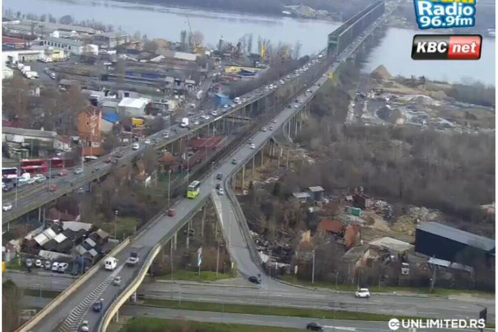 U BEOGRADU KILOMETARSKE KOLONE, NAORUŽAJTE SE STRPLJENJEM: AMMS morao da izda VAŽNO UPOZORENJE (FOTO)