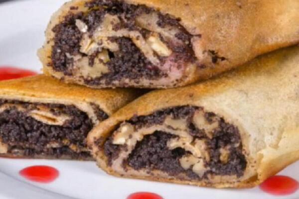 FANTASTIČNE PALAČINKE SA MAKOM I ŠLJIVAMA: Kombinacija UKUSA koja će vas RASPAMETITI i ostaviti bez teksta (VIDEO)