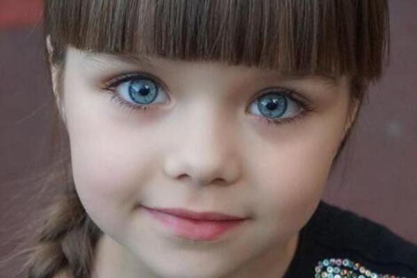 OVA DEVOJČICA JE 2017. PROGLAŠENA NAJLEPŠOM NA SVETU: Mogli ste je SVUDA videti, evo kako IZGLEDA DAN DANAS (FOTO)