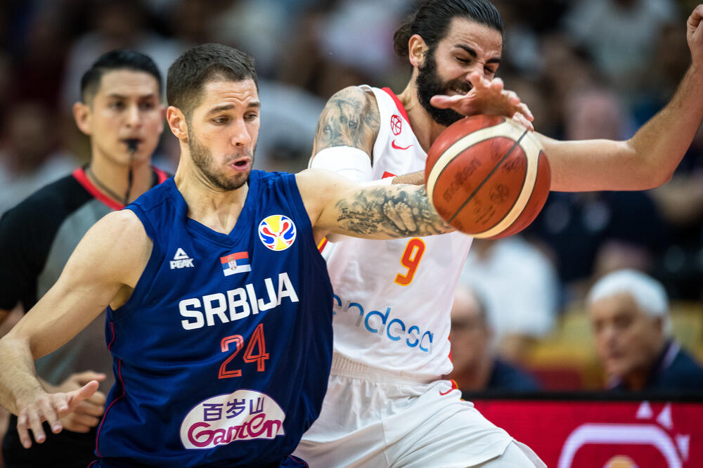 IPAK ĆE IGRATI! Miljenik nacije ponovo oblači dres reprezentacije!